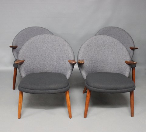 Lænestole af Kurt Olsen for Glostrup møbelfabrik. 
5000m2 udstilling.