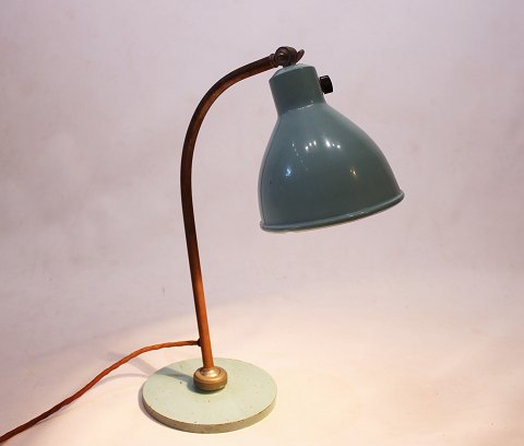 Retro lyseblå bordlampe af dansk design fra 1960erne.
5000m2 udstilling.