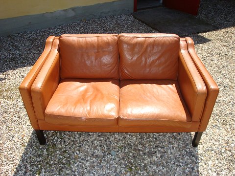 2 pers sofa i cognac farvet læder i perfekt stand design fra 1960 erne * 5 Osted Antik & Design
