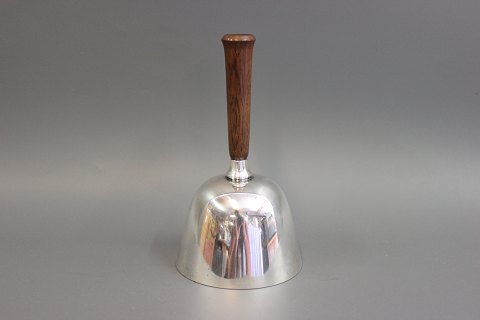 Bell from Cohr in 925 sterling, Denmark with Wood handle, Signed E.P.N.S.
5000m2 showroom.