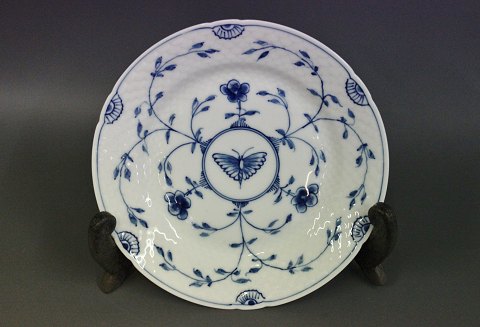 B&G porcelain butterfly, side plate made between 1952 and 1957.
5000m2 showroom.