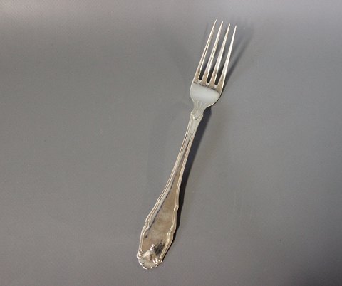 Dinner fork in Charlottenborg, hallmarked silver.
5000m2 showroom.