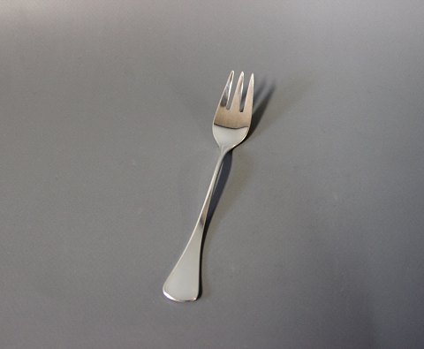 Cake fork in Patricia, hallmarked silver.
5000m2 showroom.