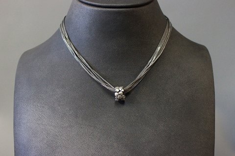 Necklace in 925 sterling silver with silver pendant, design by Bo. G.
5000m2 showroom.