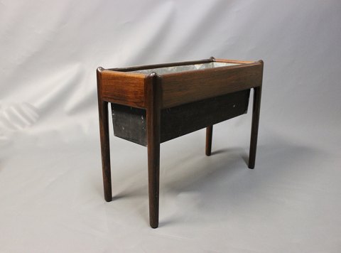 This flower planter made from rosewood is a danish design from the 1960s. 
5000m2 showroom.