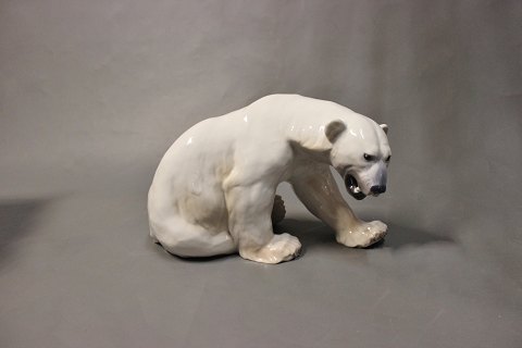 Porcelain figurine, "Polar Bear" no.: 1857 designed by Knud Kyhn for B&G.
5000m2 showroom.