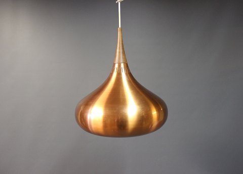 This "Orient" copper pendant, model P2, by Jo Hammerborg for Fog & Mørup in 
Denmark in the 1960s. 
5000m2 showroom.
