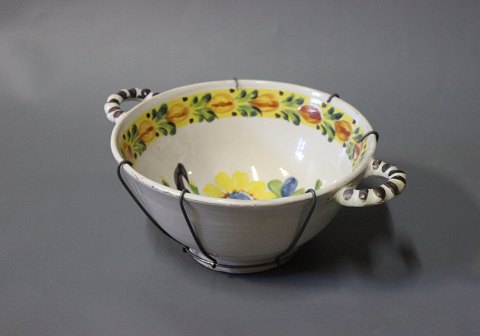 Kellinghusen bowl of fajance from the 1700 hundreds.
5000m2 showroom.