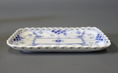 Royal Copenhagen blue fluted small tray, no.: 1/1174.
5000m2 showroom.