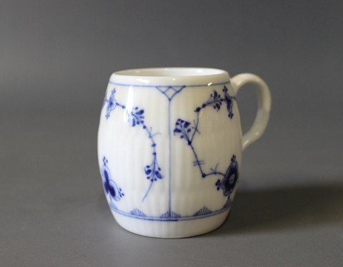 Royal Copenhagen blue fluted small jug, no.: 1/137.
5000m2 showroom.