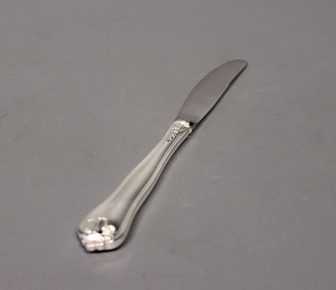 Frokostkniv i Saksisk blomst Cohr, tretårnet sølv.
5000m2 udstilling.