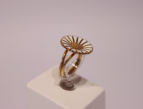 Daisy ring in gilded 925 sterling silver and enamel, stamped BH by Bernhard 
Hertz.
5000m2 showroom.
