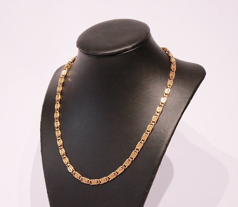 18 ct. gilded necklace, in great condition. 
5000m2 showroom.