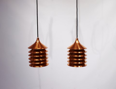 A pair of Duett copper pendants designed by Bent Boysen in the 1970s.
5000m2 showroom.