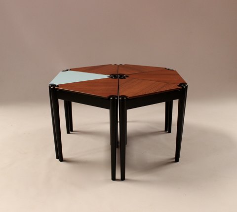 Coffee table - 6 Triangular side tables - Teak - Blue lacquered wood - Black 
painted frame - Helge Møller - 1980