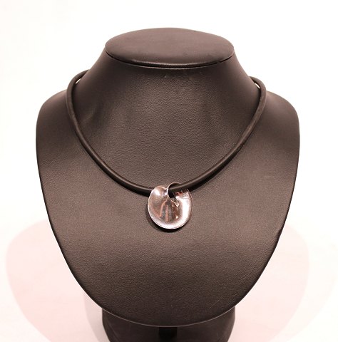 Necklace with pendant, no.: 374 by Georg Jensen of 925 sterling silver.
5000m2 showroom.