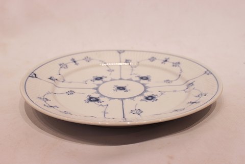 Royal Copenhagen blue fluted round dish, #1/627.
5000m2 showroom.