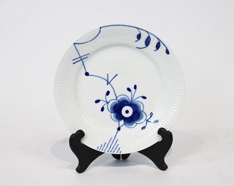 Royal Copenhagen blue mega fluted  dessert plate, no.: 620.
5000m2 showroom.
