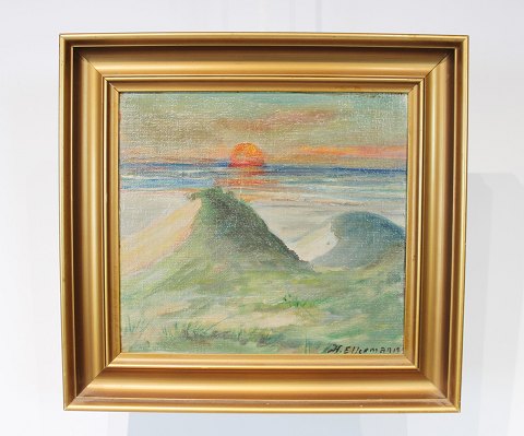 Painting with motif of a sunset and with gilded frame signed by H. Ellemann.
5000m2 showroom.
