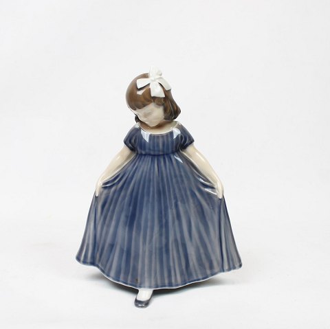 Royal Copenhagen porcelain figure, girl in blue dress, no.: 2444.
5000m2 showroom.
