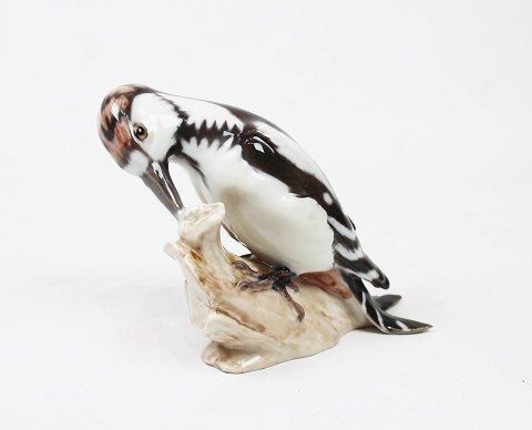 Porcelain figur of woodpecker, no.: 1717, by Jens Peter Dahl Jensen for B&G.
Great condition
