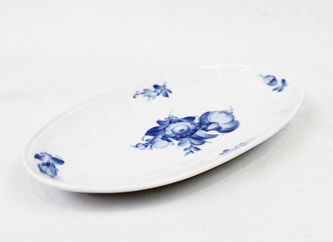Smaller oblong dish, no.: 8589, in Blue Flower by Royal Copenhagen.
5000m2 showroom.