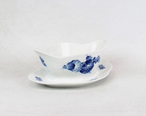 Sauce Boat, no.: 8159, in Blue Flower by Royal Copenhagen.
5000m2 showroom.
