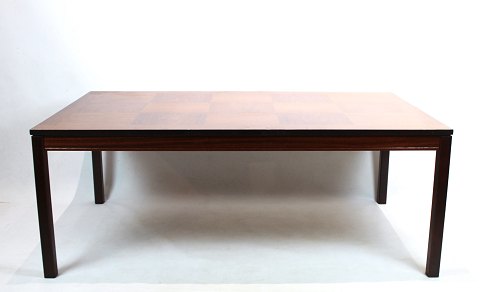 Coffee table in rosewood of norwegian design by Heggen from the 1960s.
5000m2 showroom.