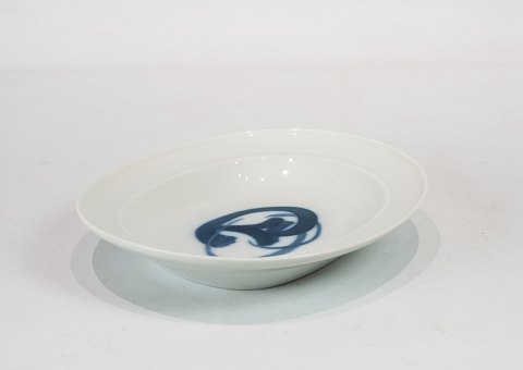 Small dish in Blue Koppel, no.: 349, by Bing and Grøndahl.
5000m2 showroom.