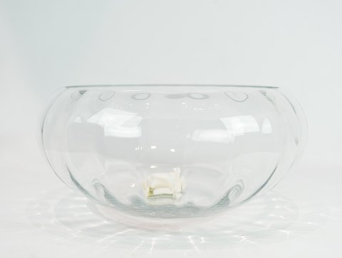 Glas bowle i enkelt design.
5000m2 udstilling.