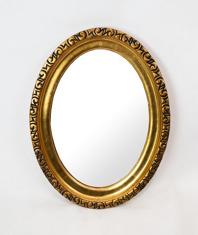 Ovalt spejl med forgyldt ramme, i flot antik stand fra 1890erne.
5000m2 udstilling.