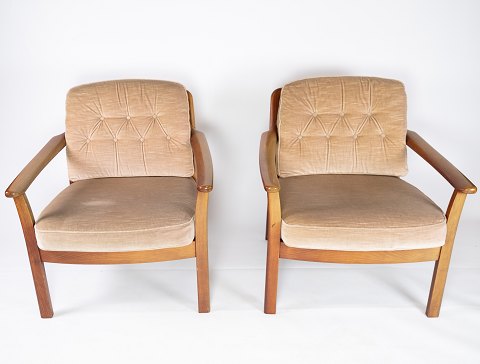 Et Sæt Hvilestole - Poleret Træ - Hynder I Velour - Dansk Design - 1960