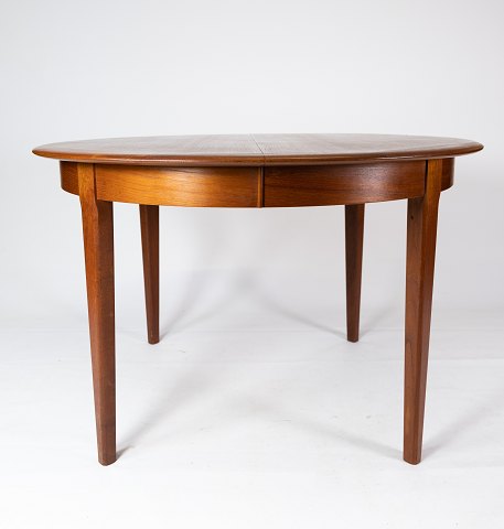 Spisebord i teak af dansk design fra 1960erne.
5000m2 udstilling.