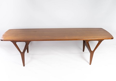 Sofabord i teak af dansk design fra 1960erne.
5000m2 udstilling.