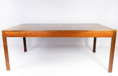 Coffee table in 
rosewood of danish design from the 1960s. 
5000m2 showroom.