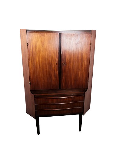 Corner cabinet in teak of Danish design from the 1960s.
5000m2 showroom.