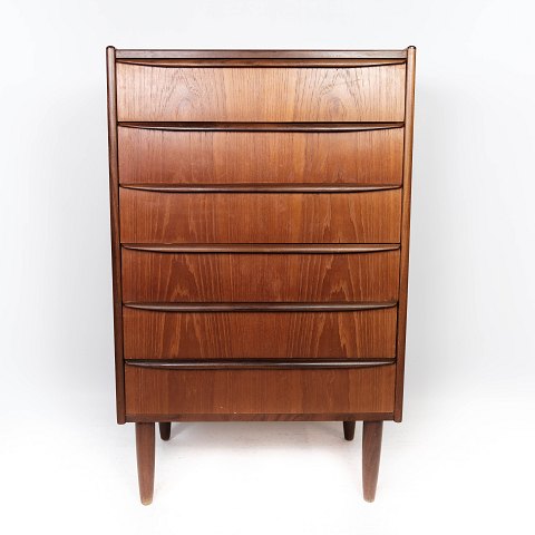 Chest of drawers in teak with six drawers, of Danish design from the 1960s.
5000m2 showroom.
