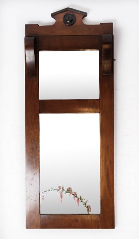 Mirror in mahogany decorated with flowers, in great antique condition from the 
1860s.
5000m2 showroom.
