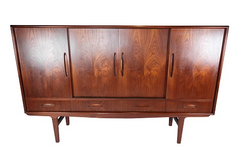 Sideboard in teak of Danish design from the 1960s. 
5000m2 showroom.
