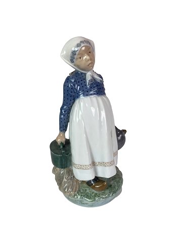 Royal Copenhagen porcelain figure, a Farming Girl, no.: 815.
Great condition
