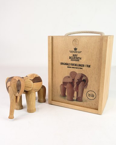 Mini Elefant - Reworked - Udført i Flere Træsorter - Kay Bojesen - 70-års 
Jubilæum
Fremragende stand
