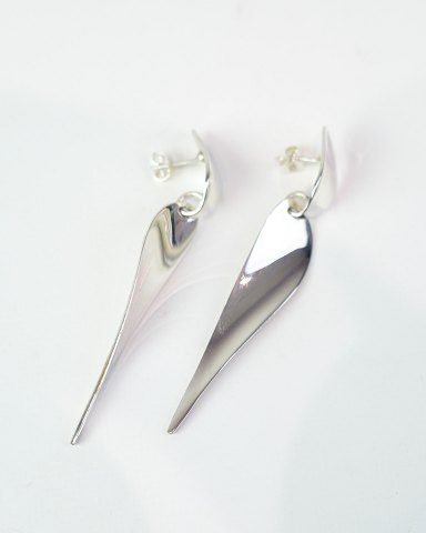 Øreringe “Long Drop” – Sterlingsølv – Georg Jensen – Nanna Ditzel
Flot stand
