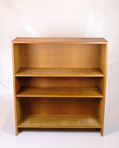 Reol - Egetræ - Hans J. Wegner - Ry Møbelfabrik - Model RY16 - Egetræ - 1960
Flot stand
