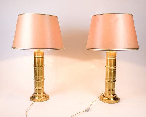Sæt Af To Vintage Bordlamper - Messingfod - Retro stil - Lyserøde Lampeskærme - 
1970erne
