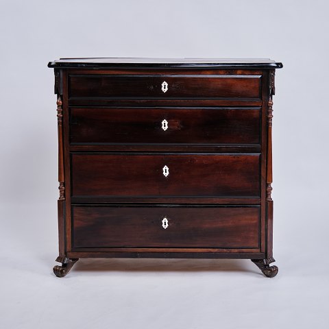 Kommode - Mahogni - Løve fødder - Buede top - 1840