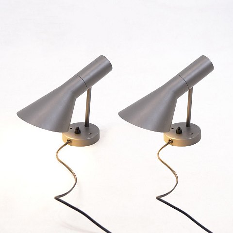 Sæt Af To AJ Væglamper - Lys Grå - Dansk Design - Arne Jacobsen - Louis Poulsen 
- Designet I 1960erne
