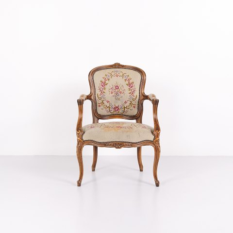 Nyrokoko Armstol med Buede Ben og Blomstret Stof, 1930erne