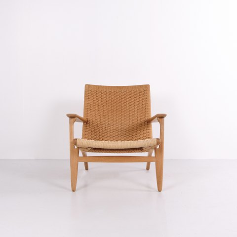 CH25 Lænestol i Patineret Massiv Eg og Flet af Hans J. Wegner