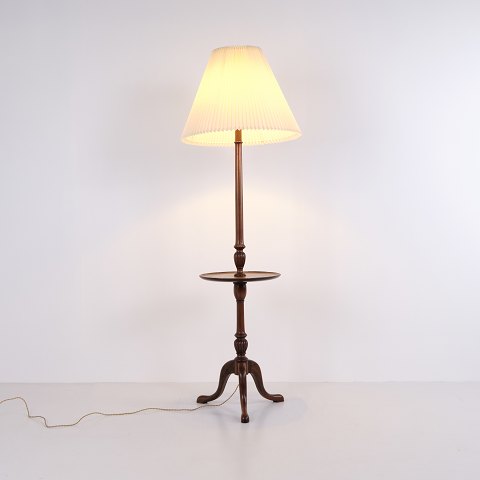 Gulvlampe / Standerlampe med Lampebord i Mahogni i Sen Empire Stil fra år 1880erne