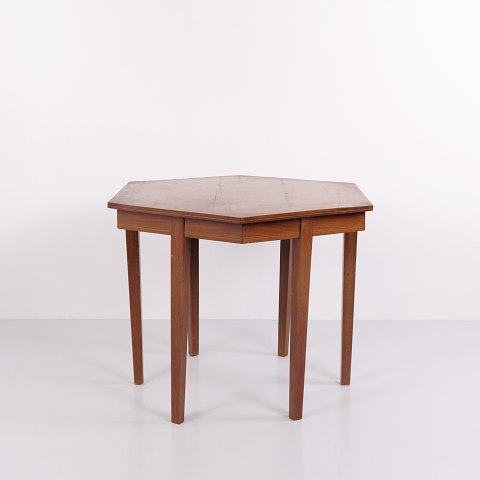 Antik hexagon sidebord i mahogni med intarsia fra 1880’erne